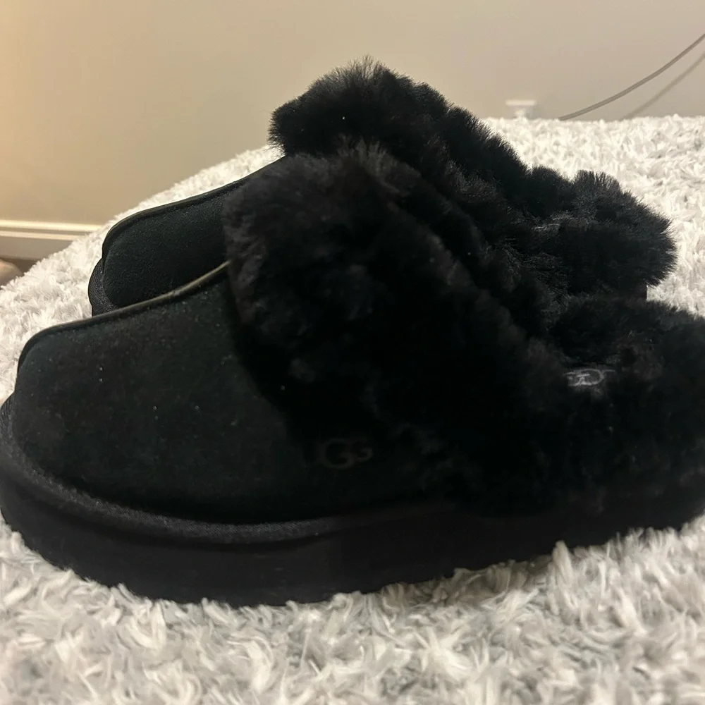UGG Black Women's Slippers - Picture 5 of 9